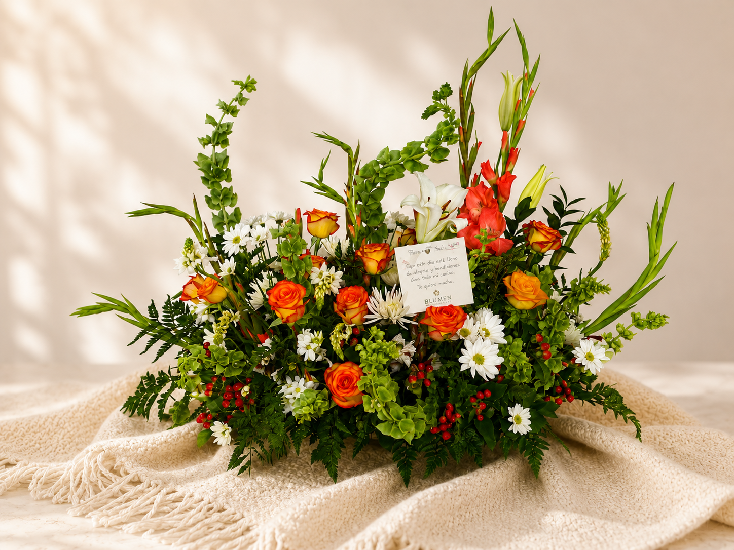 Arreglo floral de Blumen — colección Condolencias (Coronas · Arreglos)